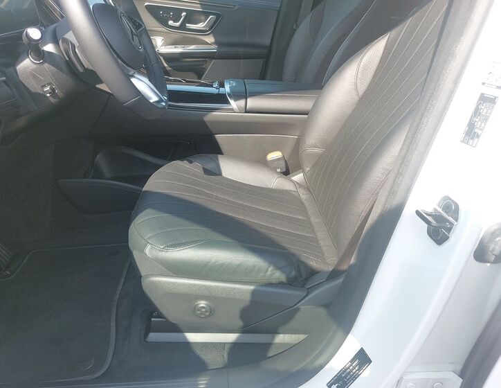 Mercedes-Benz EQE 16