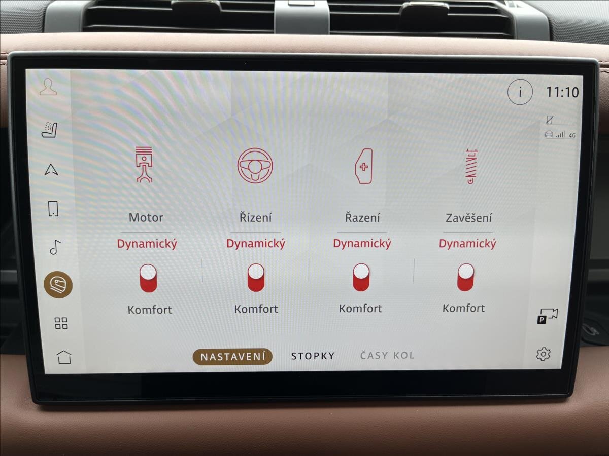 Land Rover Defender SUV 4,4 l 467 kw