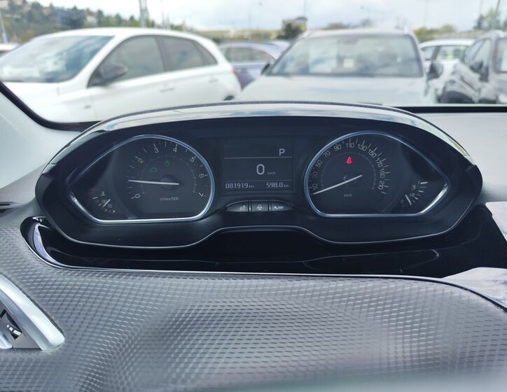 Peugeot 2008 SUV / Terénní 1,2 l 81 kw