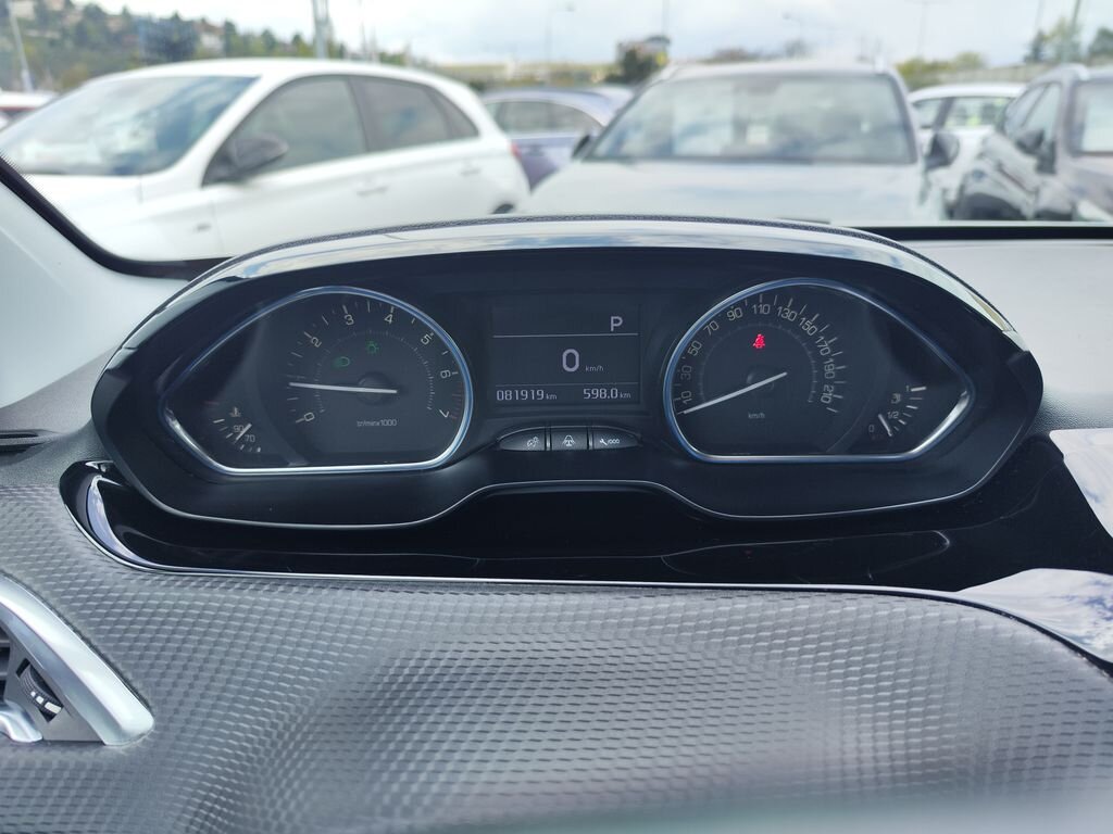 Peugeot 2008 SUV / Terénní 1,2 l 81 kw