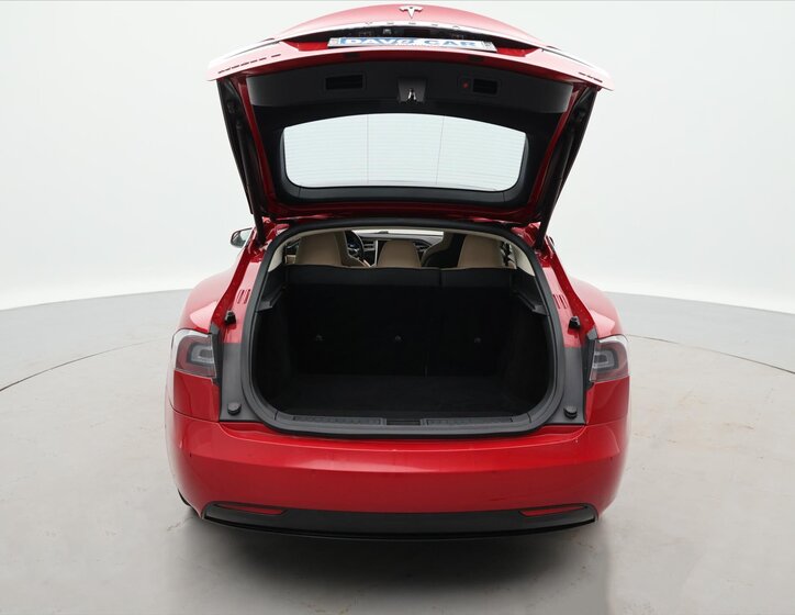 Tesla Model S Sedan / Limuzína 0,0 193 kw