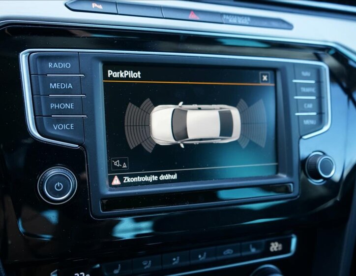 Volkswagen Passat Sedan / Limuzína 2,0 l 176 kw