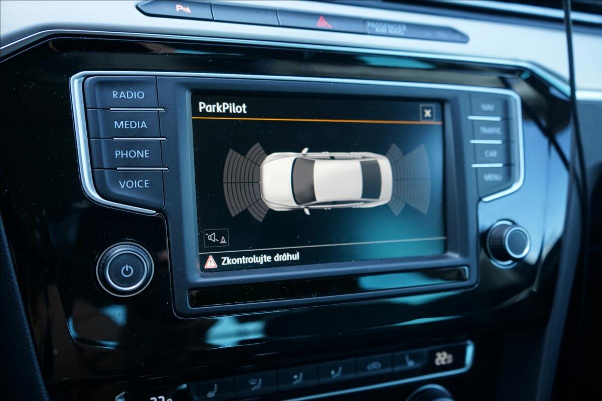 Volkswagen Passat Sedan / Limuzína 2,0 l 176 kw