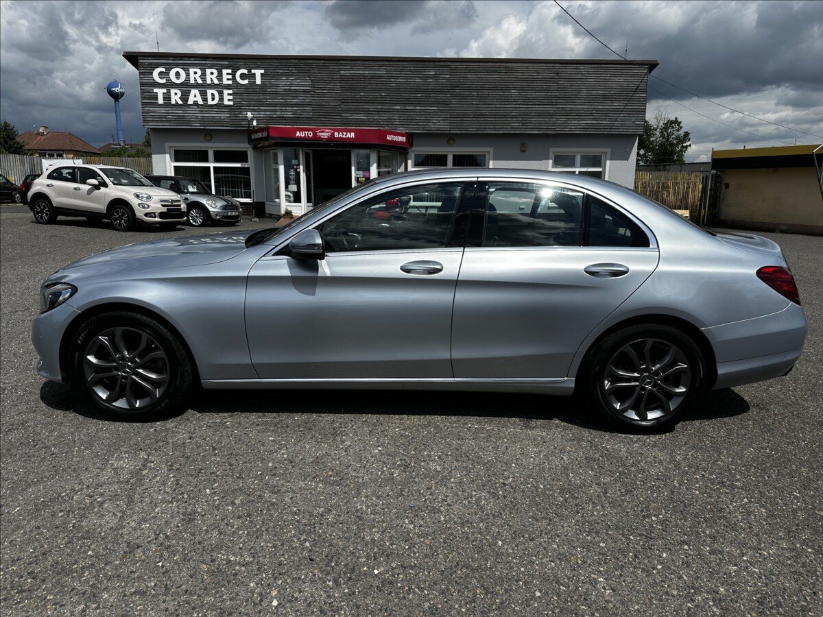 Mercedes-Benz Třídy C Sedan / Limuzína 1,6 l 115 kw