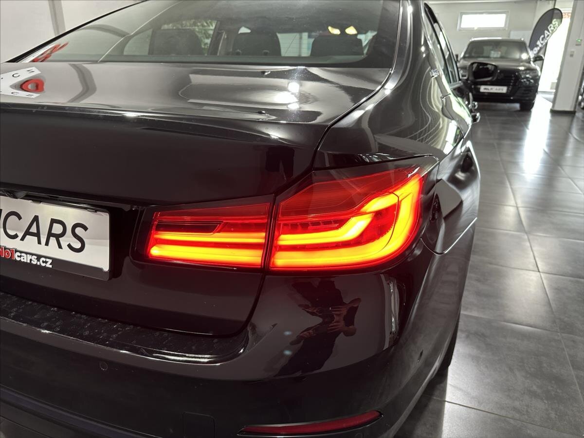 BMW Řada 5 Sedan / Limuzína 2,0 l 135 kw