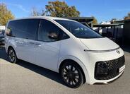Hyundai Staria 4