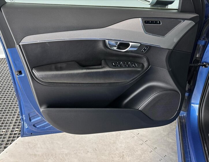 Volvo XC90 SUV / Terénní 2,0 l 173 kw