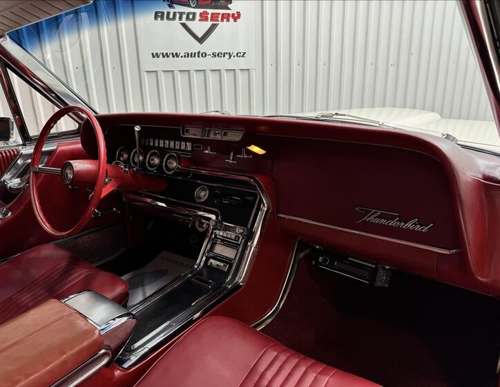 Ford Thunderbird Kupé 6,4 l 224 kw