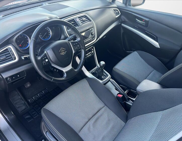 Suzuki SX4 S-Cross 13