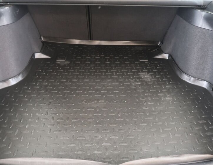 Toyota Avensis Kombi 2,0 l 108 kw