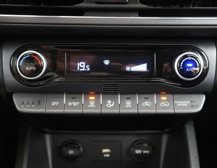 Hyundai Kona SUV / Terénní 1,6 l 77 kw
