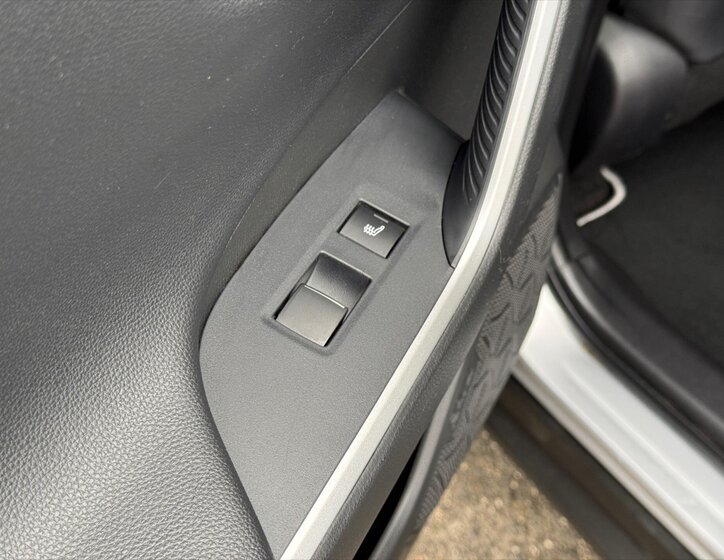 Toyota RAV4 SUV 2,5 l 131 kw