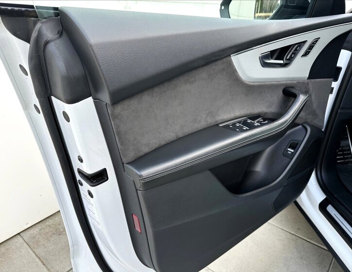 Audi SQ8 SUV / Terénní 4,0 l 320 kw