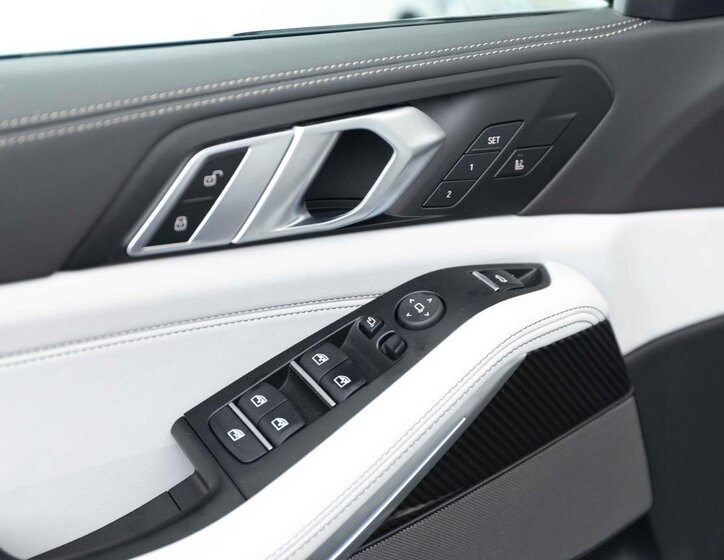 BMW X5 SUV 3,0 l 360 kw