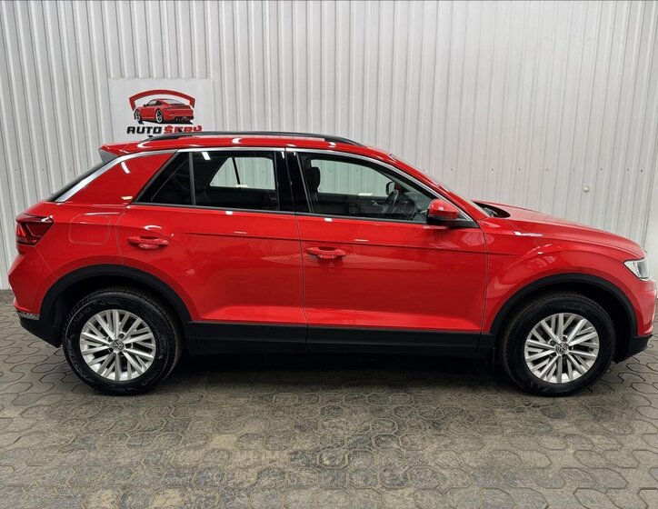 Volkswagen T-Roc SUV / Terénní 2,0 l 140 kw