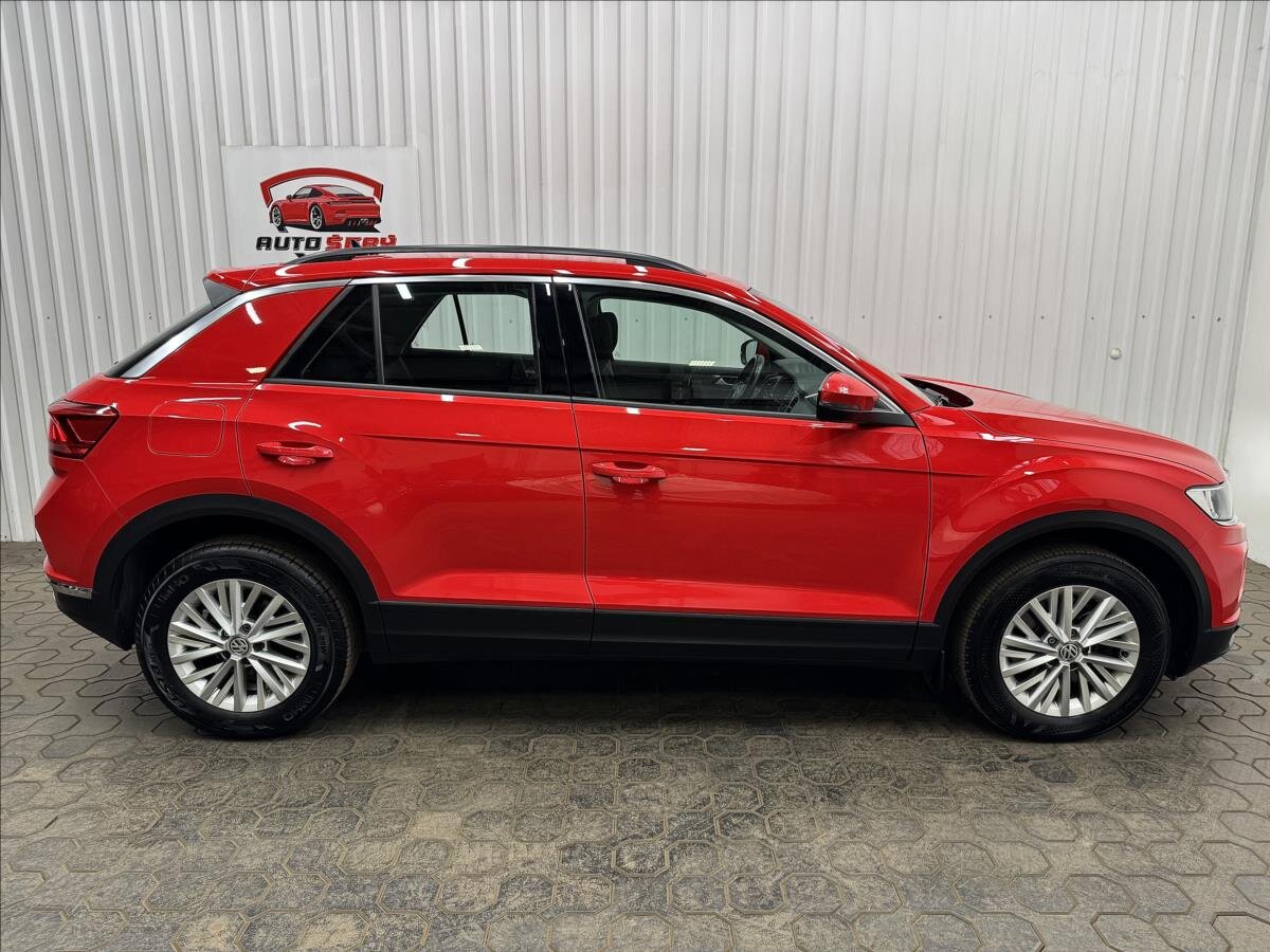 Volkswagen T-Roc SUV / Terénní 2,0 l 140 kw