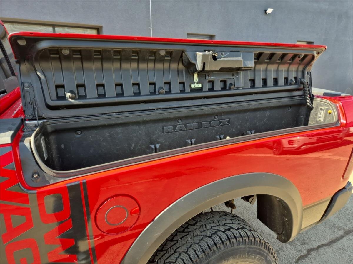 Dodge RAM Pick-up 6,4 l 306 kw