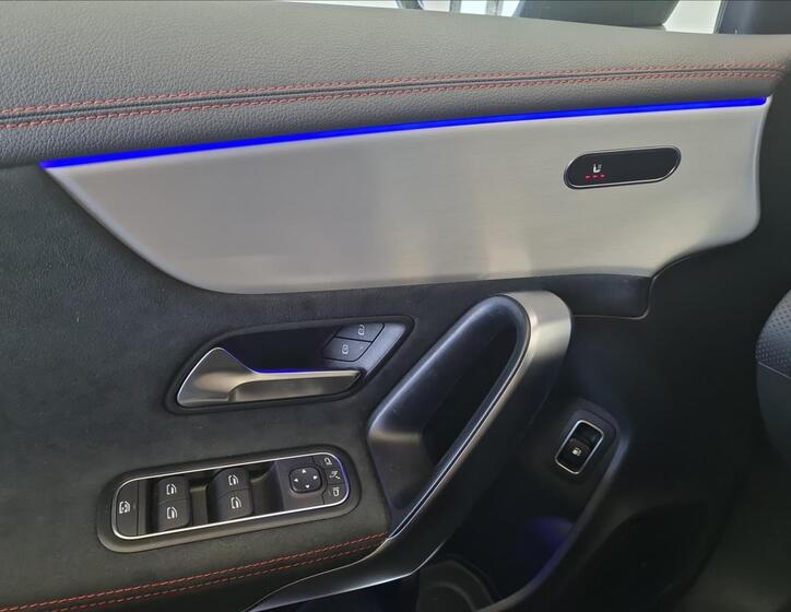 Mercedes-Benz CLA 12