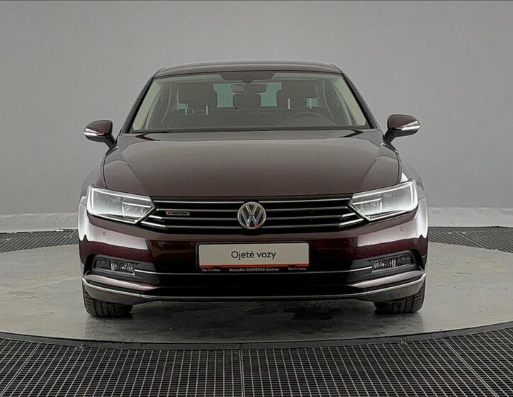 Volkswagen Passat Sedan / Limuzína 2,0 l 140 kw