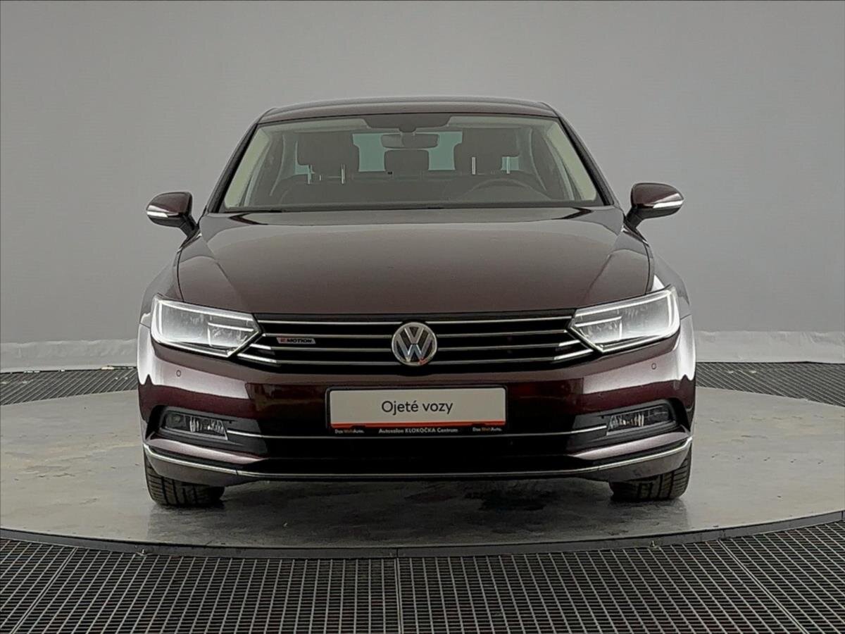 Volkswagen Passat Sedan / Limuzína 2,0 l 140 kw