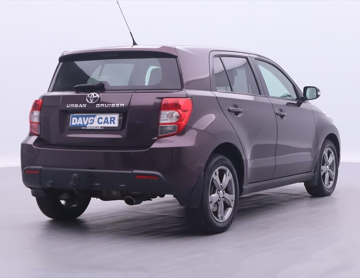 Toyota Urban Cruiser 7