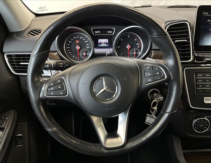 Mercedes-Benz GLS 10