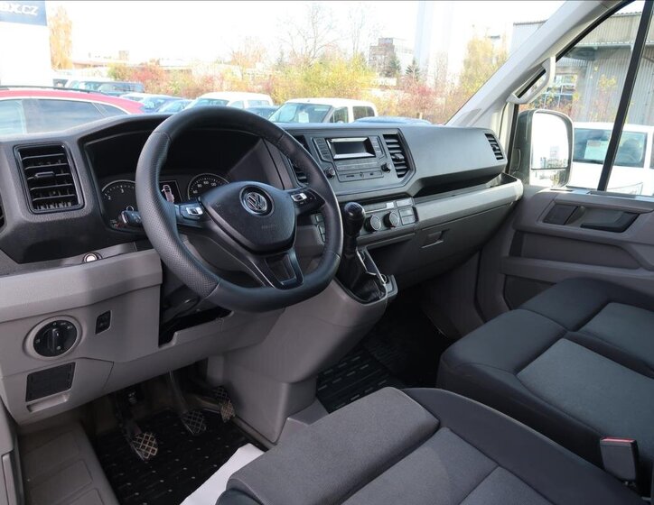 Volkswagen Crafter 9