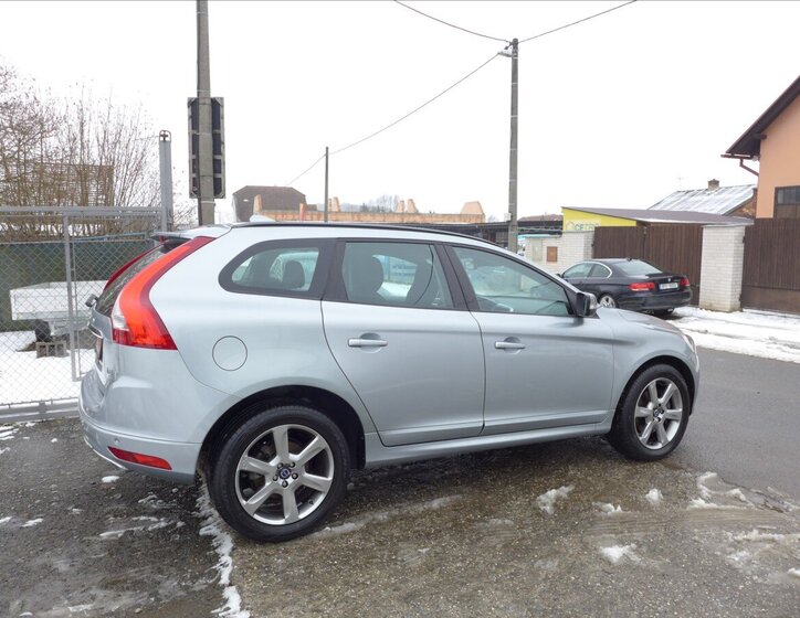Volvo XC60 SUV 2,4 l 120 kw