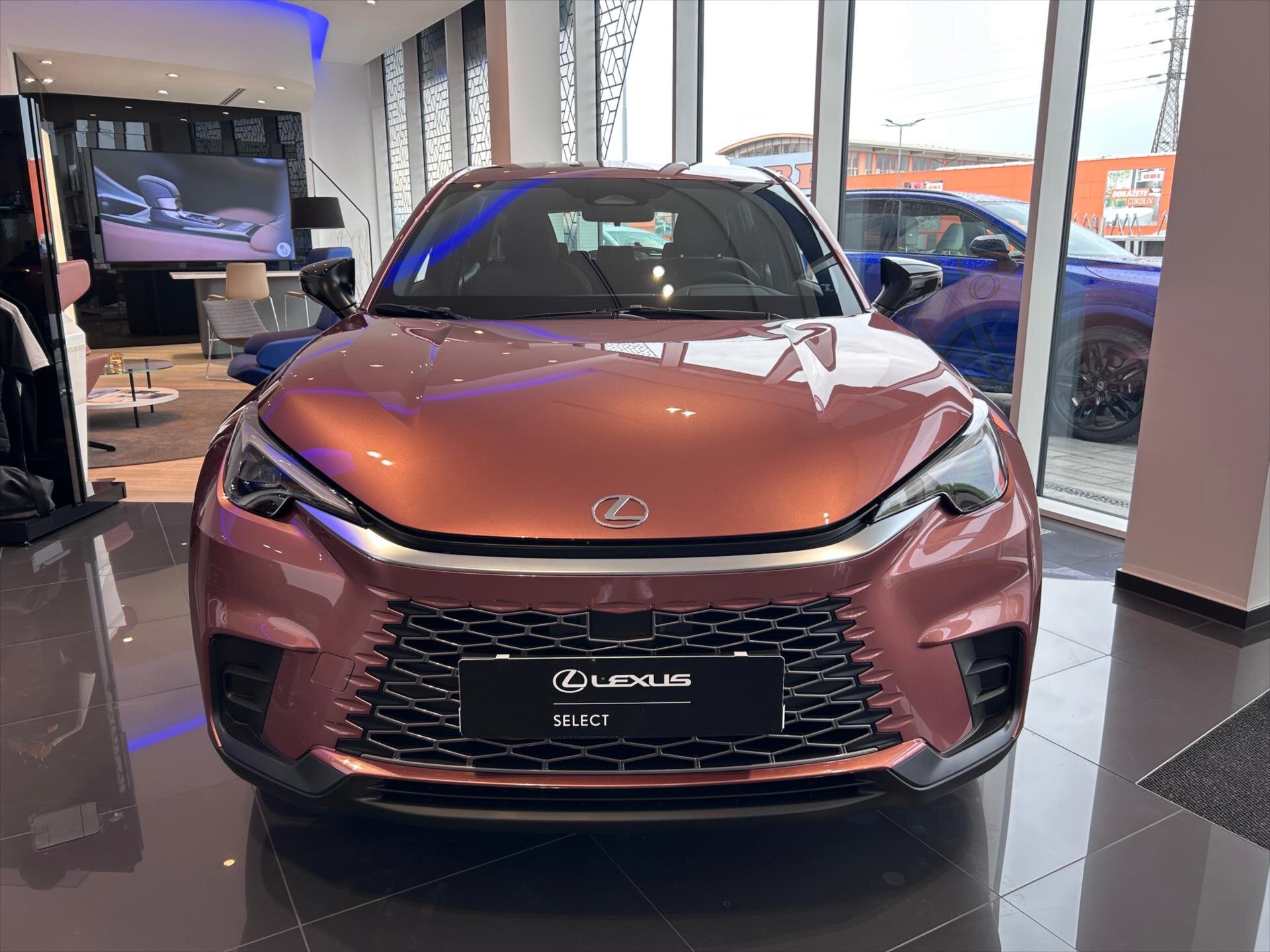 Lexus LBX SUV / Terénní 1,5 l 100 kw