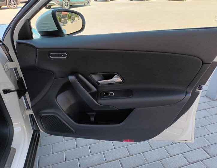 Mercedes-Benz Třídy A Hatchback 1,3 l 80 kw