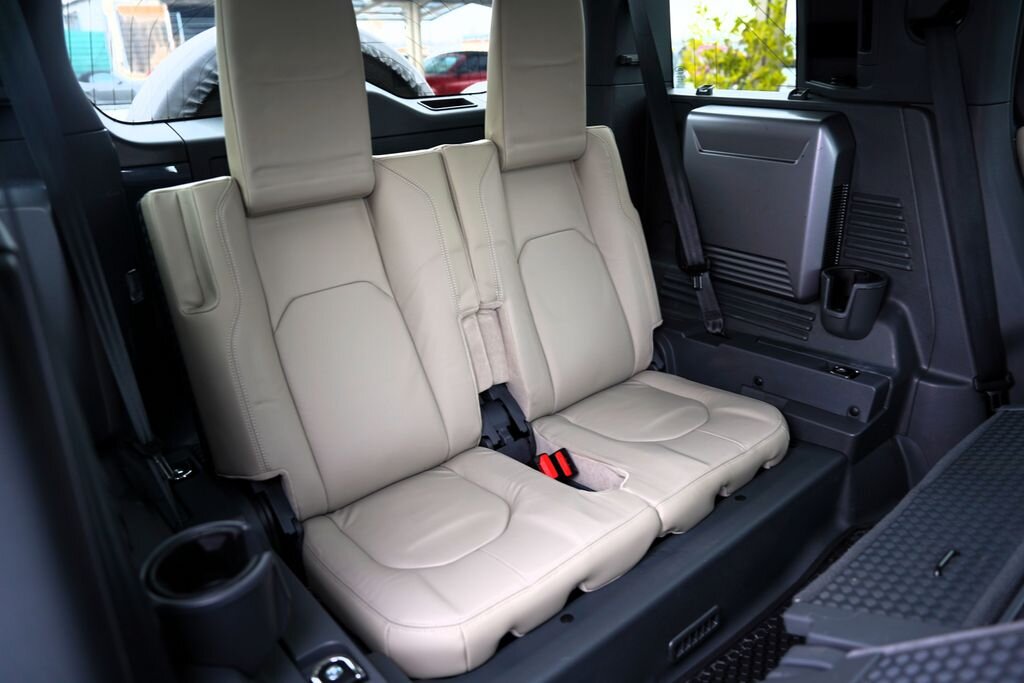 Land Rover Defender SUV 3,0 l 294 kw