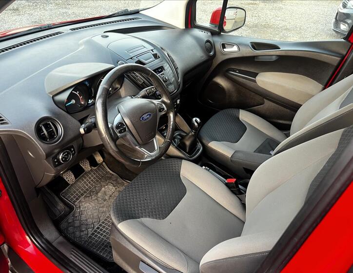 Ford Tourneo Courier 13