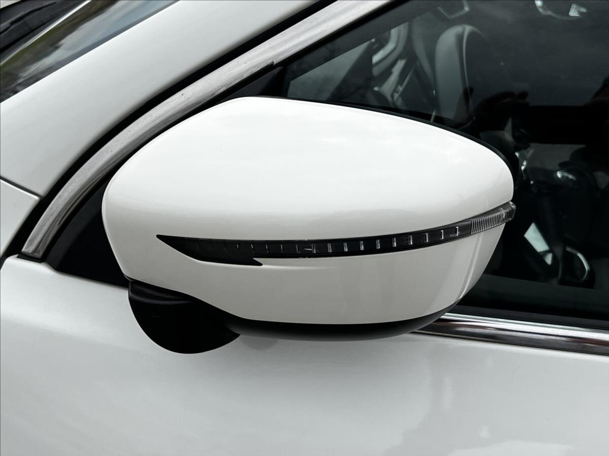 Nissan Qashqai SUV / Terénní 1,3 l 103 kw