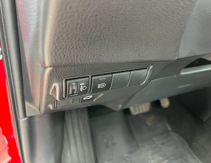 Toyota Corolla Cross SUV / Terénní 1,8 l 72 kw