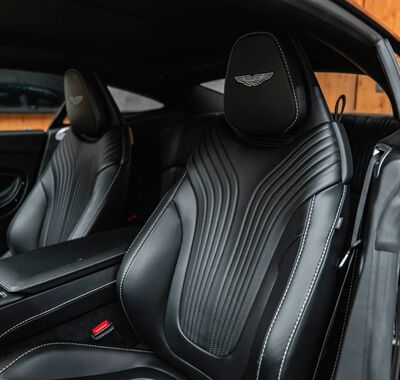 Aston Martin DB11 27