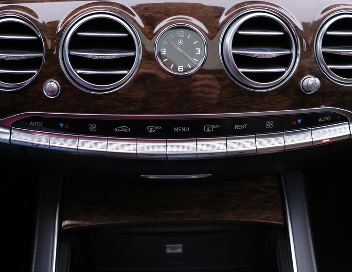 Mercedes-Benz Třídy S Sedan / Limuzína 4,7 l 335 kw