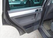 Volkswagen Touareg 11