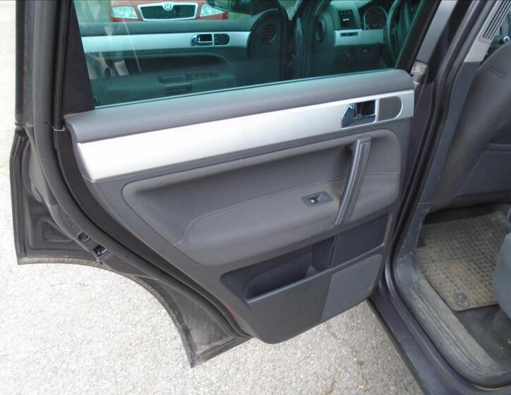 Volkswagen Touareg 11