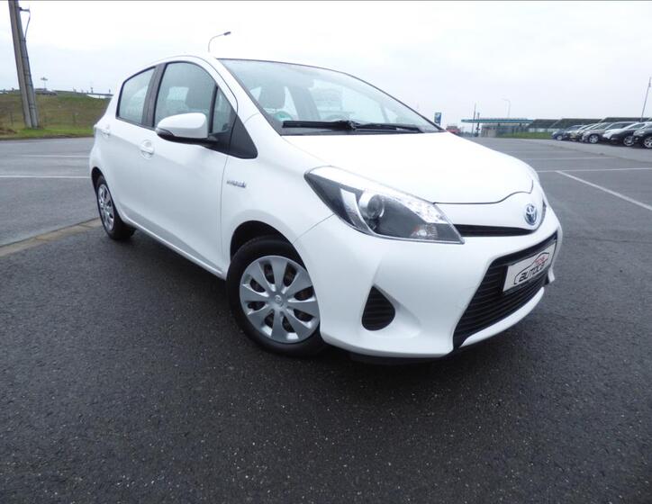 Toyota Yaris 1