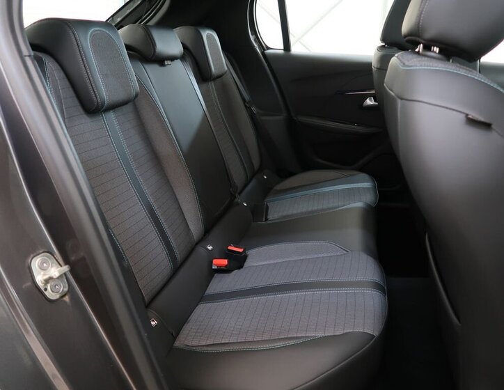 Peugeot 208 Hatchback 1,2 l 96 kw