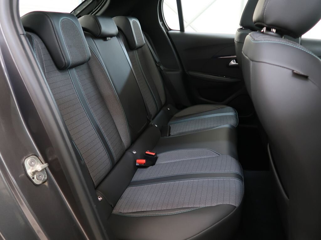 Peugeot 208 Hatchback 1,2 l 96 kw