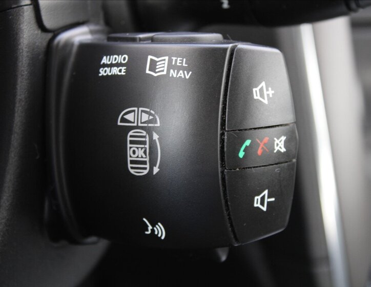 Renault Latitude Sedan / Limuzína 2,0 l 127 kw