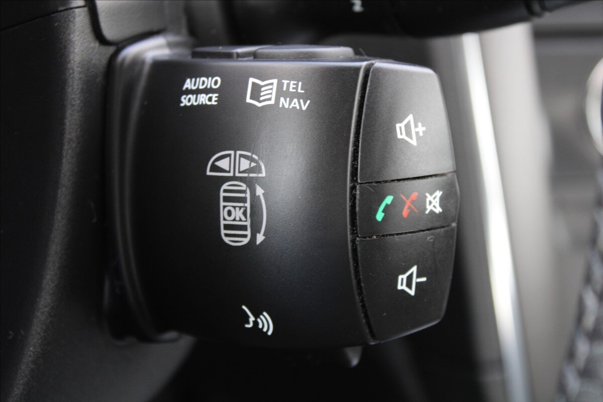 Renault Latitude Sedan / Limuzína 2,0 l 127 kw