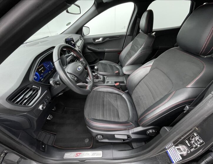 Ford Kuga SUV / Terénní 1,5 l 88 kw