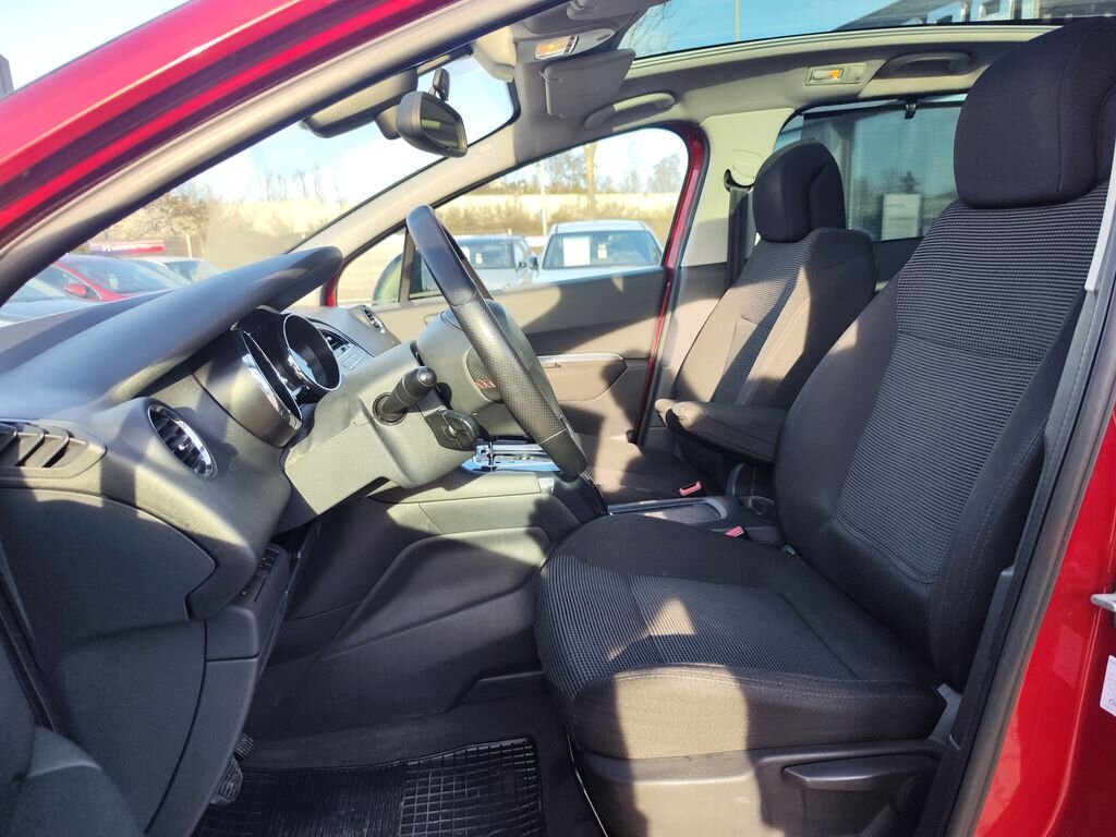 Peugeot 5008 MPV 2,0 l 120 kw