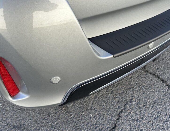 Toyota Auris Kombi 1,6 l 98 kw