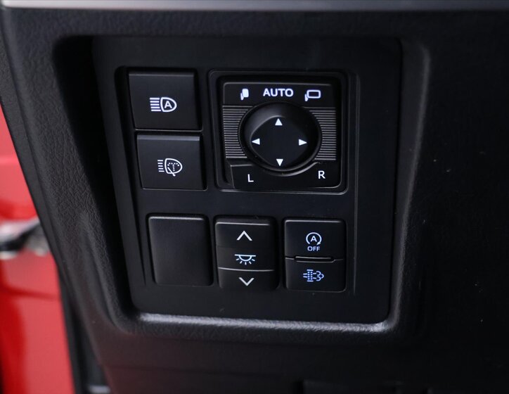 Toyota Land Cruiser SUV / Terénní 2,8 l 150 kw