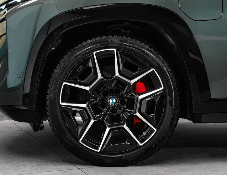 BMW XM SUV 4,4 l 360 kw