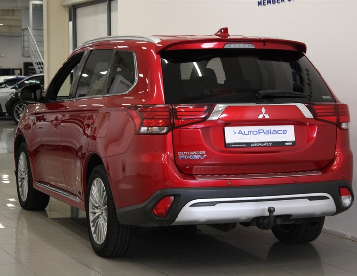 Mitsubishi Outlander 3