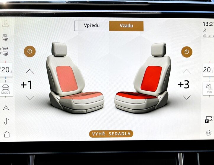 Land Rover Range Rover Velar SUV / Terénní 2,0 l 150 kw